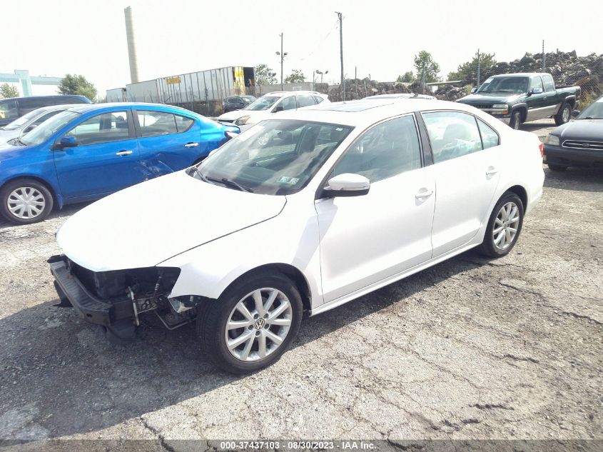 2013 VOLKSWAGEN JETTA SEDAN SE - 3VWDP7AJ4DM394220