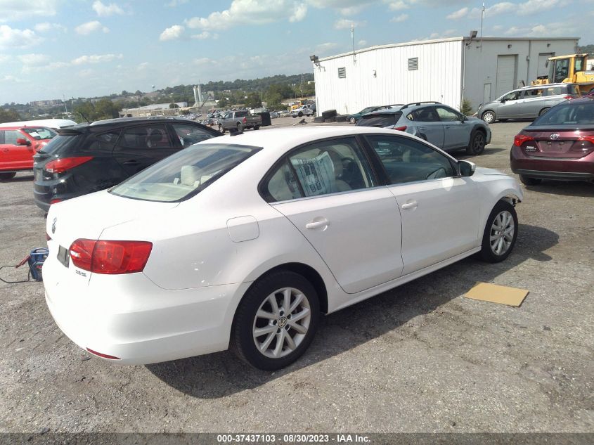 2013 VOLKSWAGEN JETTA SEDAN SE - 3VWDP7AJ4DM394220