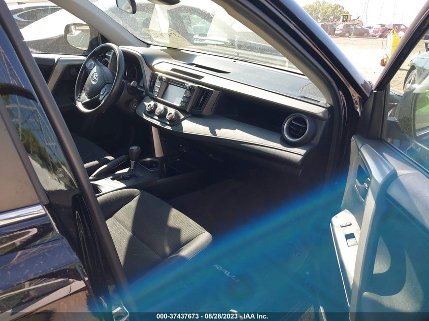 VIN 2T3BFREV1HW590085 2017 TOYOTA RAV4 LE