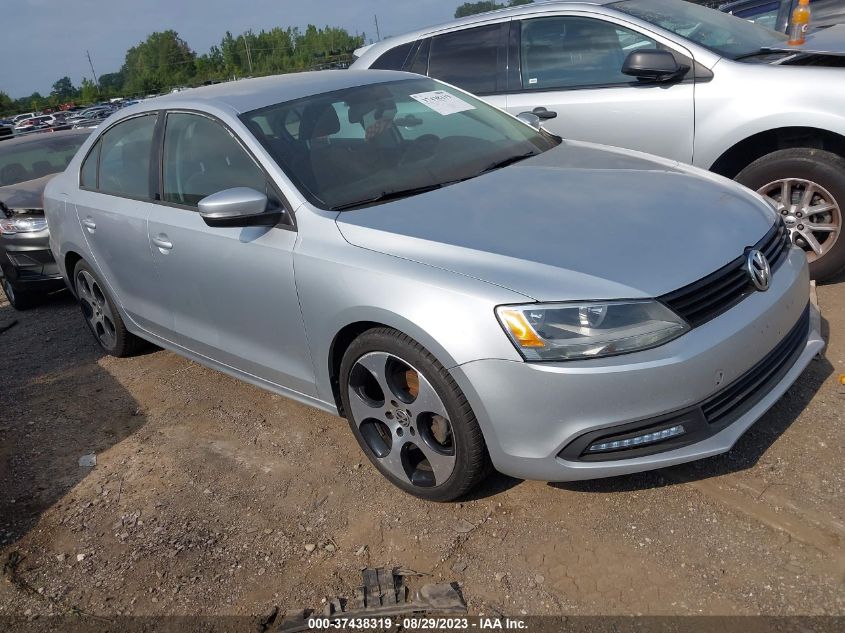 2014 VOLKSWAGEN JETTA SEDAN SE - 3VWD17AJ0EM262200