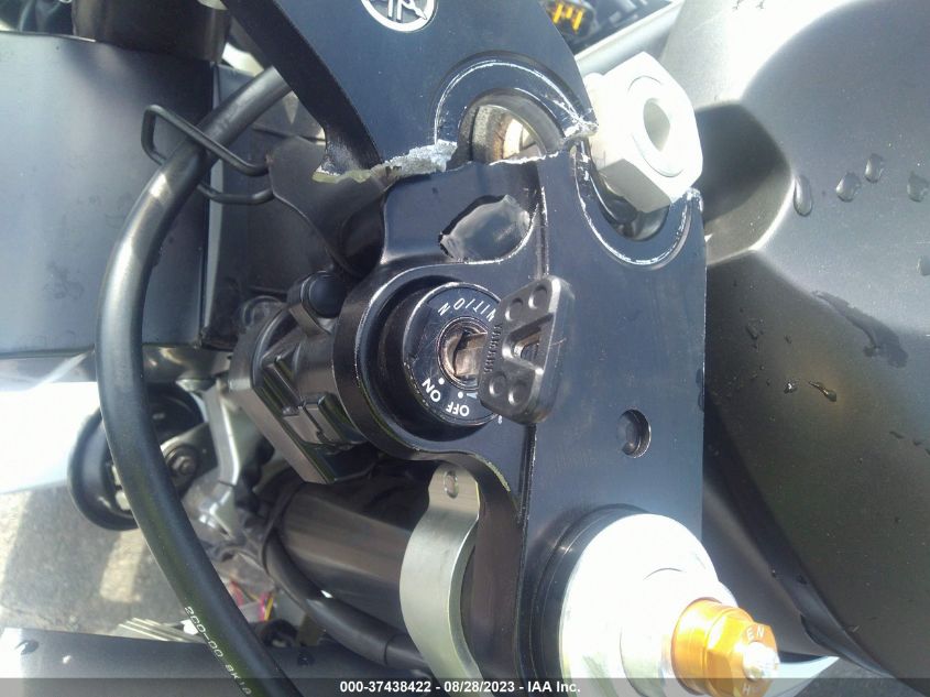 2009 YAMAHA YZFR6 - JYARJ16E29A017771
