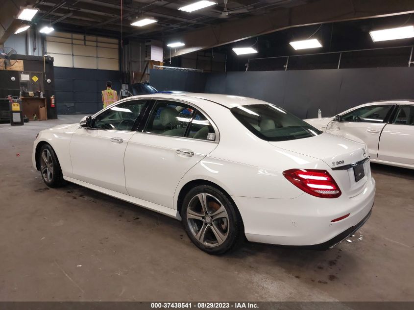 2017 MERCEDES-BENZ E-CLASS E 300 - WDDZF4KB9HA210300
