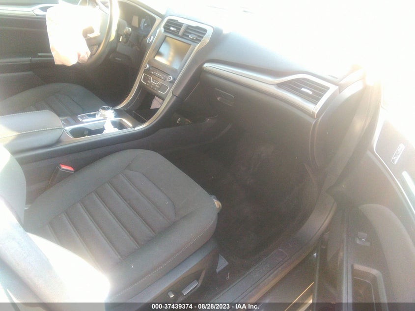 VIN 3FA6P0H74JR131222 2018 FORD FUSION SE