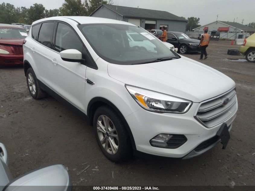 2019 FORD ESCAPE SE - 1FMCU0GD3KUC57526