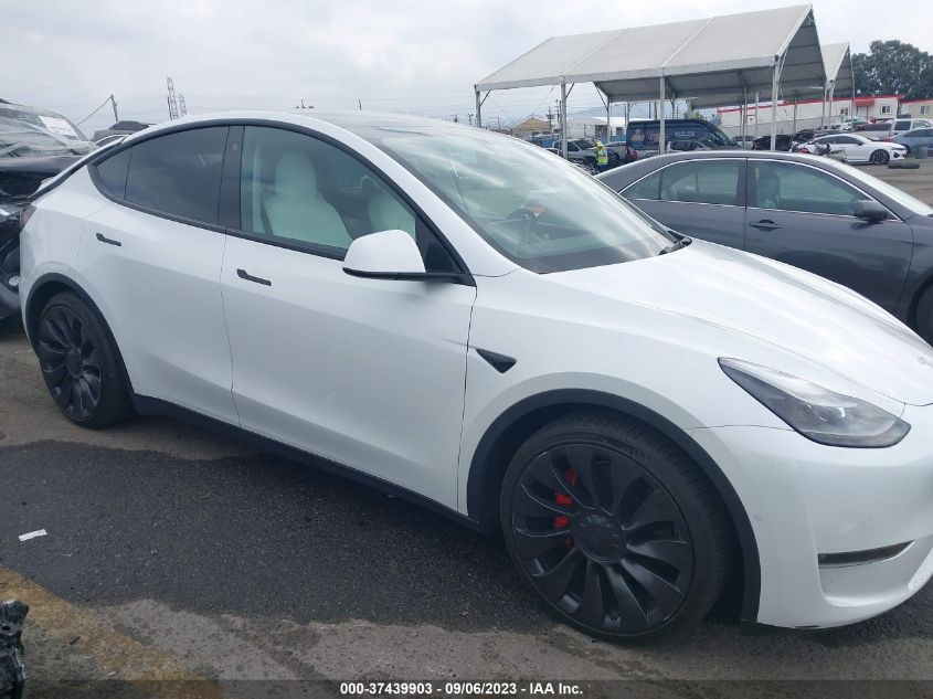 7SAYGDEFXNF339024 Tesla Model Y PERFORMANCE 12