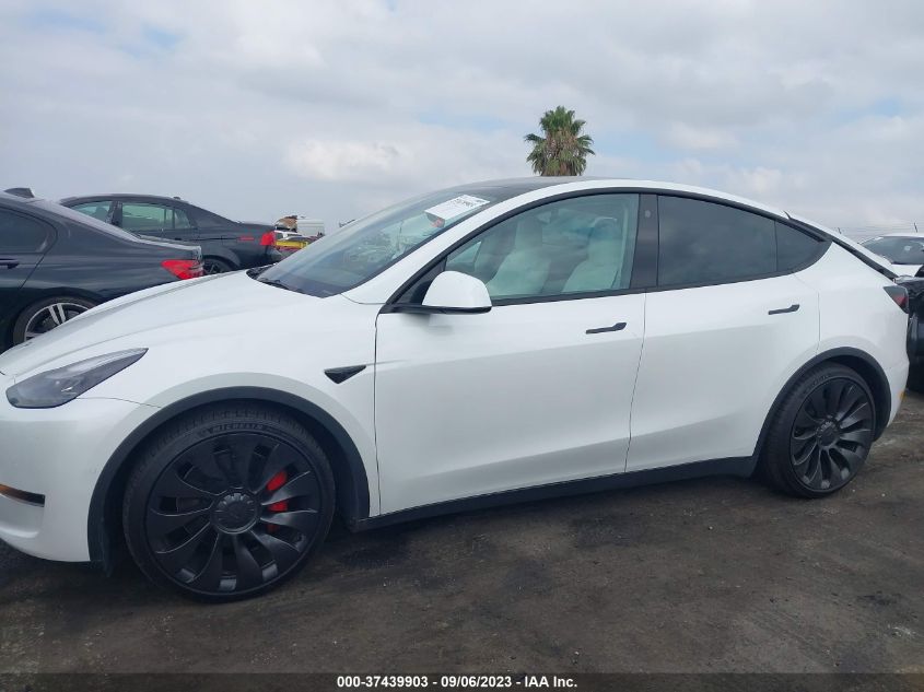 7SAYGDEFXNF339024 Tesla Model Y PERFORMANCE 13