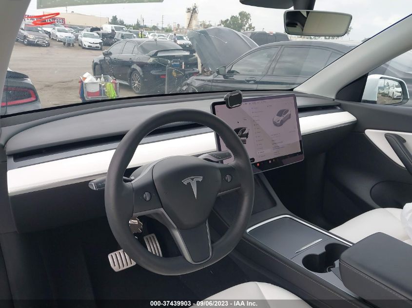 7SAYGDEFXNF339024 Tesla Model Y PERFORMANCE 17