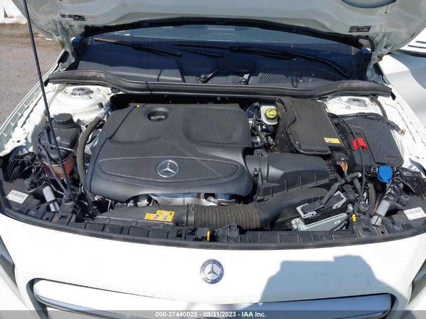 2016 MERCEDES-BENZ GLA 250 - WDCTG4GB0GJ246035