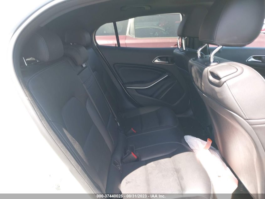 2016 MERCEDES-BENZ GLA 250 - WDCTG4GB0GJ246035