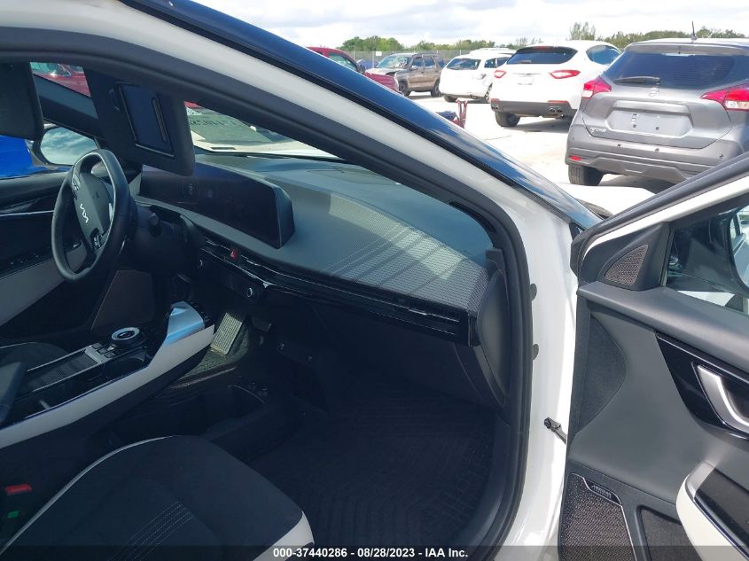 2022 KIA EV6 GT-LINE KNDC44LA3N5060961