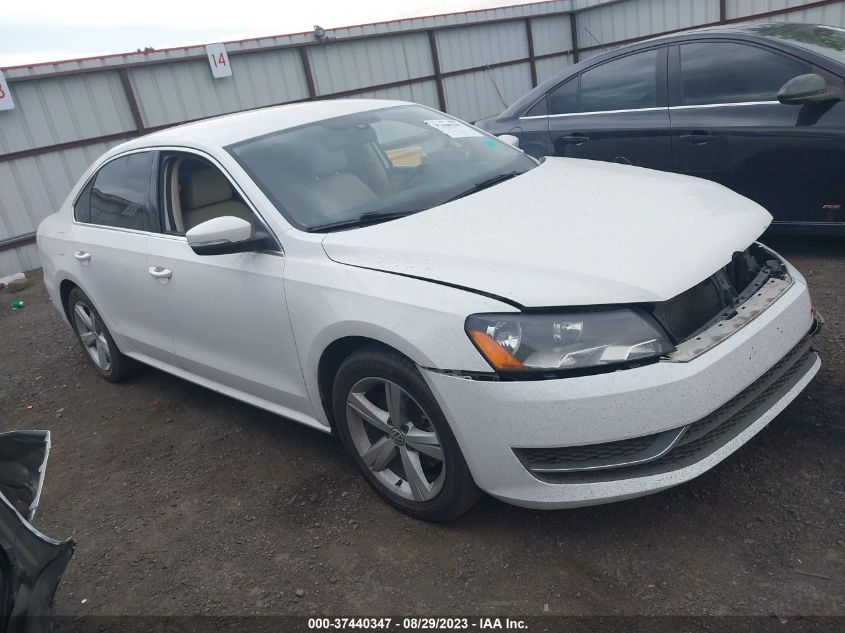 2013 VOLKSWAGEN PASSAT SE - 1VWBP7A37DC064494