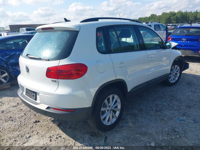 VIN WVGAV7AX0HK043923 2017 VOLKSWAGEN TIGUAN no.4