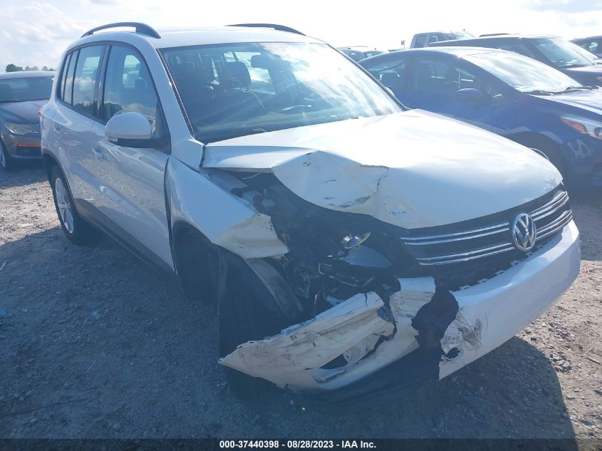 VIN WVGAV7AX0HK043923 2017 VOLKSWAGEN TIGUAN no.6