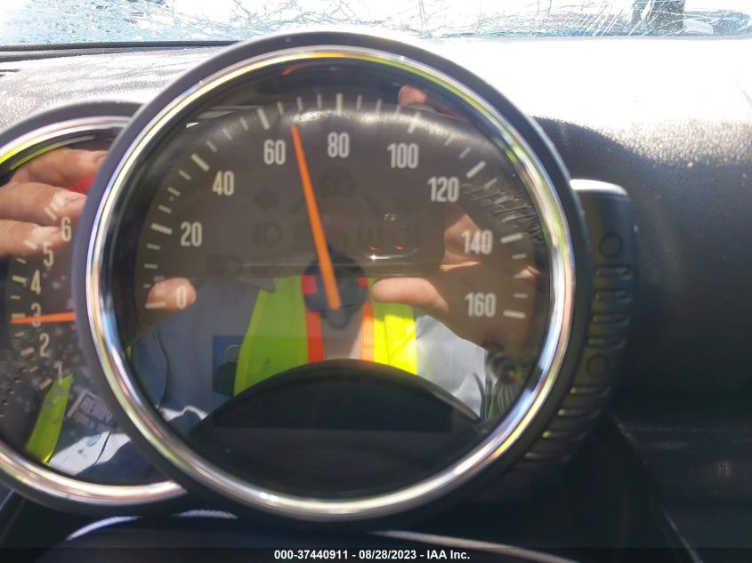 2016 MINI COOPER CLUBMAN - WMWLN5C59G2E31597