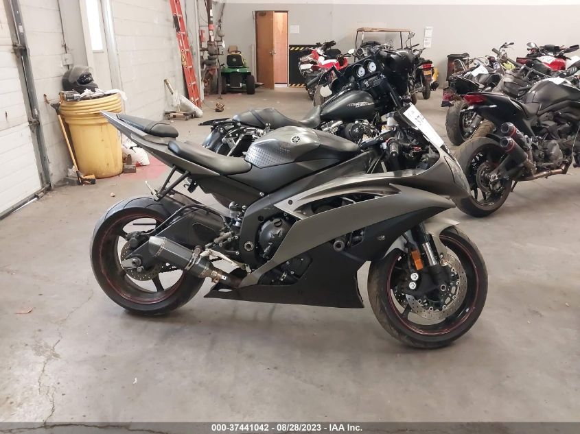 2013 YAMAHA YZFR6 JYARJ16E9DA028355