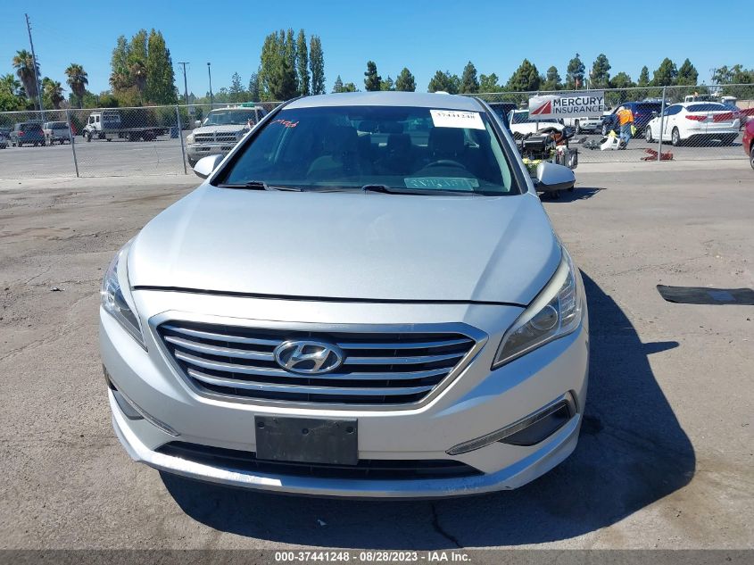 2015 HYUNDAI SONATA 2.4L SE - 5NPE24AF4FH158301