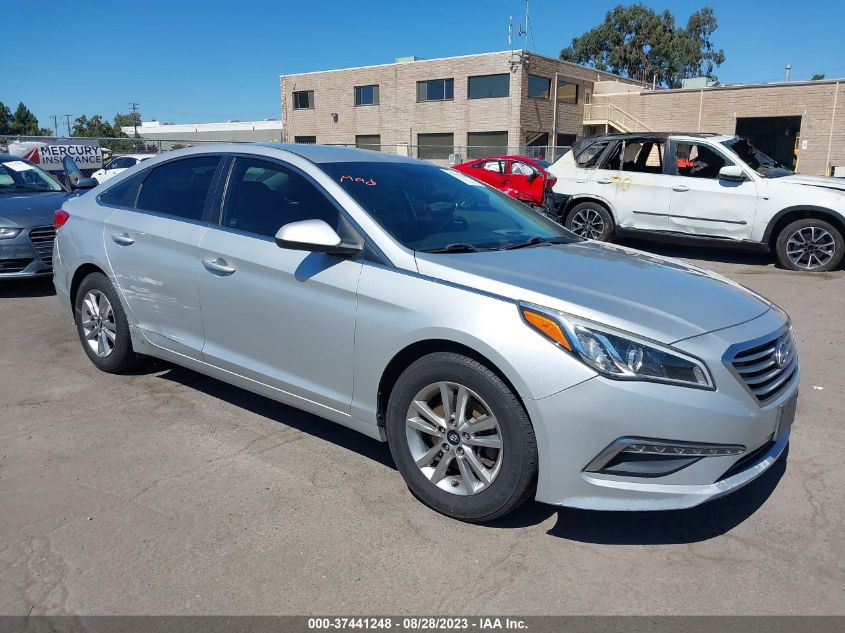 2015 HYUNDAI SONATA 2.4L SE - 5NPE24AF4FH158301