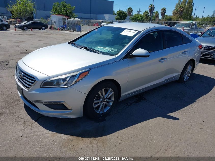 2015 HYUNDAI SONATA 2.4L SE - 5NPE24AF4FH158301