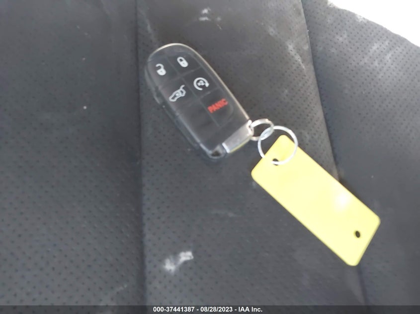 VIN 1C4RJEAG0LC379663 2020 JEEP GRAND CHEROKEE LAREDO