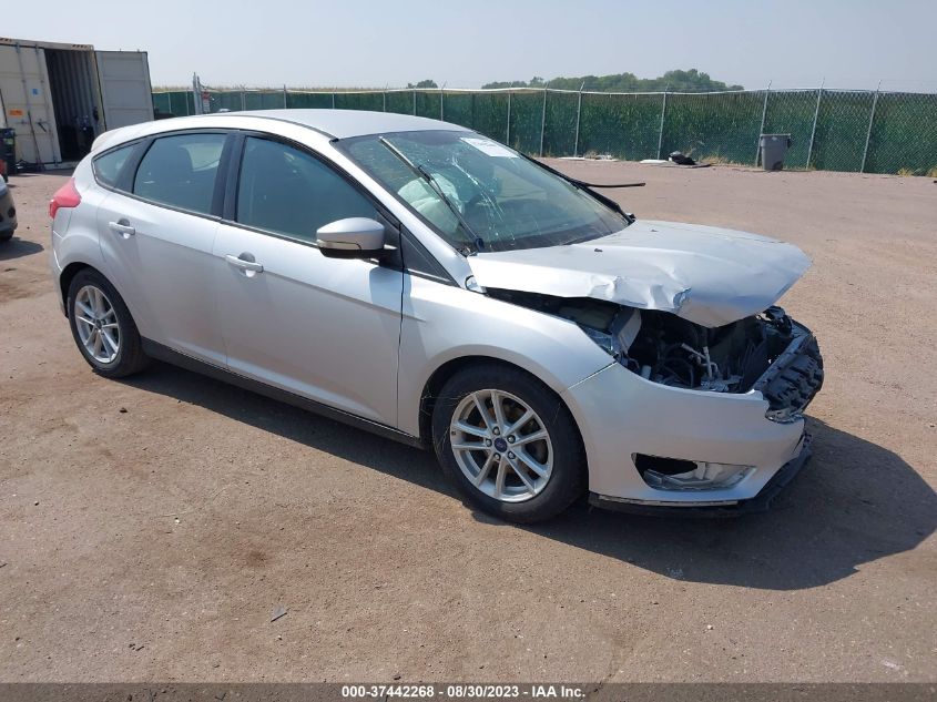 Lot #2541533110 2015 FORD FOCUS SE salvage car