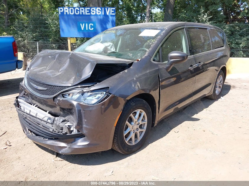 VIN 2C4RC1CGXJR170922 2018 CHRYSLER PACIFICA LX