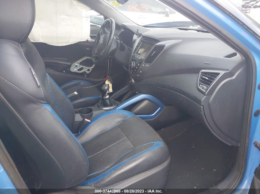 2013 HYUNDAI VELOSTER TURBO W/BLUE INT - KMHTC6AEXDU115877