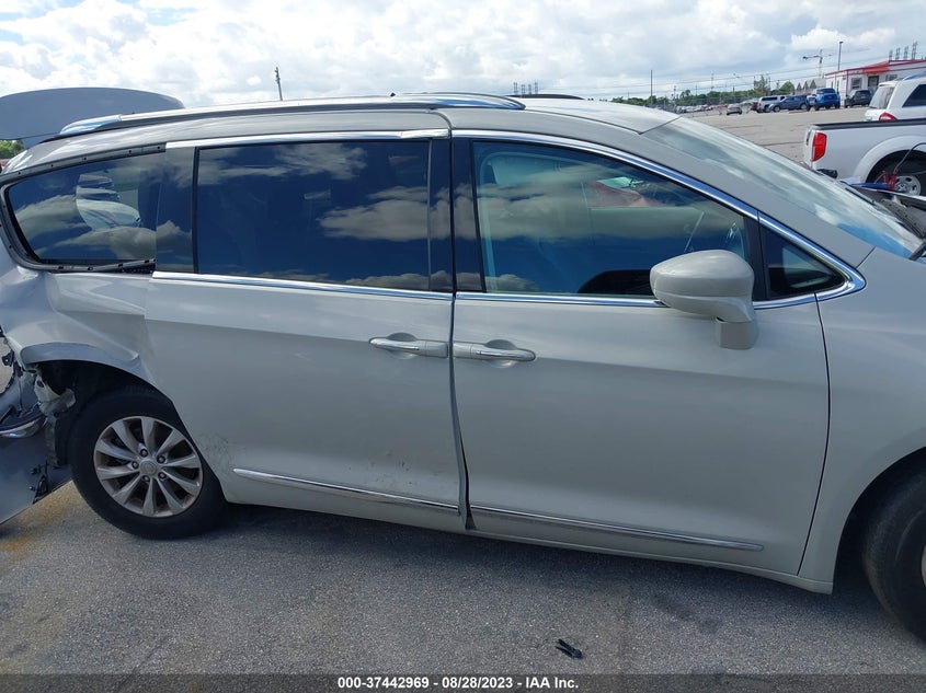 VIN 2C4RC1BG1LR101721 2020 CHRYSLER PACIFICA TOURING L
