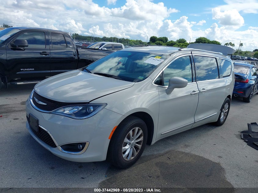 VIN 2C4RC1BG1LR101721 2020 CHRYSLER PACIFICA TOURING L