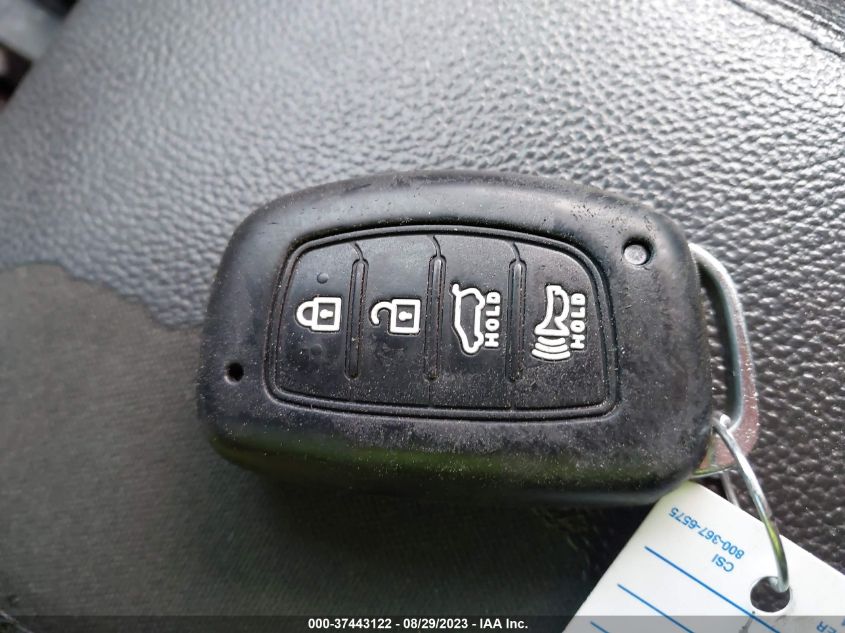 2016 HYUNDAI TUCSON LIMITED/SPORT AND ECO/SE - KM8J33A28GU099498
