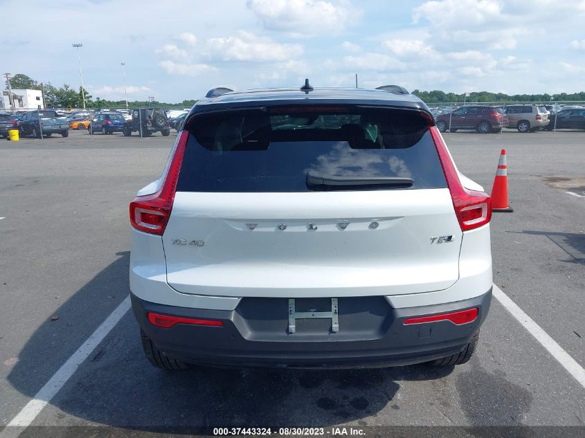 2022 VOLVO XC40 R-DESIGN YV4162UMXN2696287