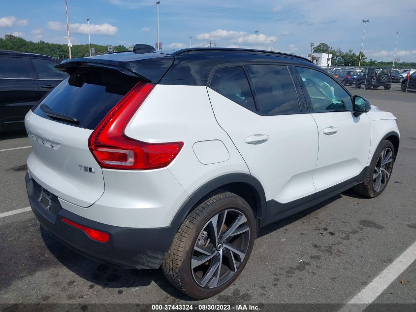 2022 VOLVO XC40 R-DESIGN YV4162UMXN2696287