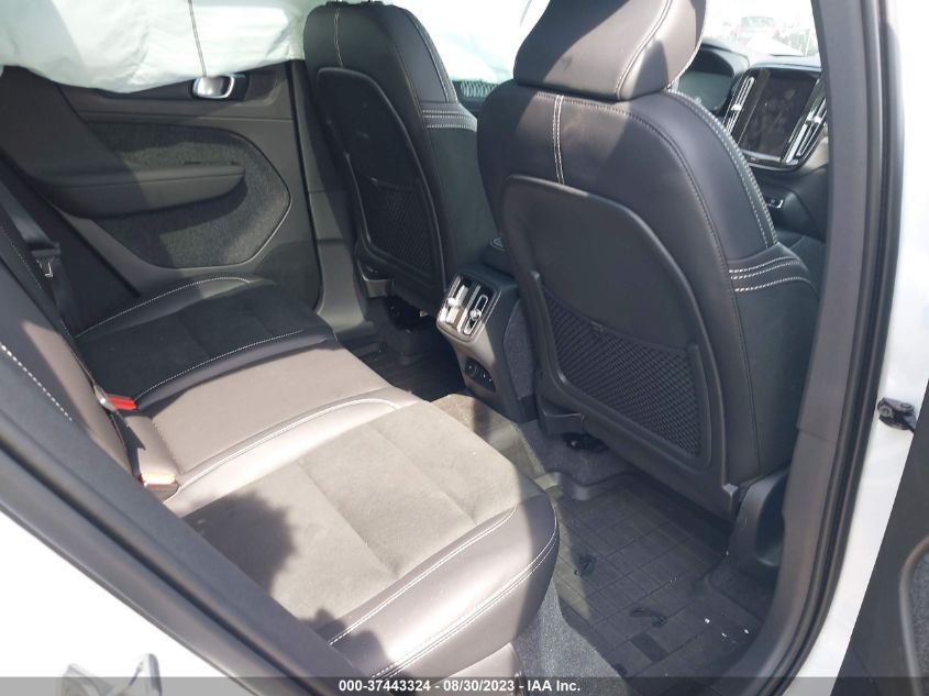 2022 VOLVO XC40 R-DESIGN YV4162UMXN2696287