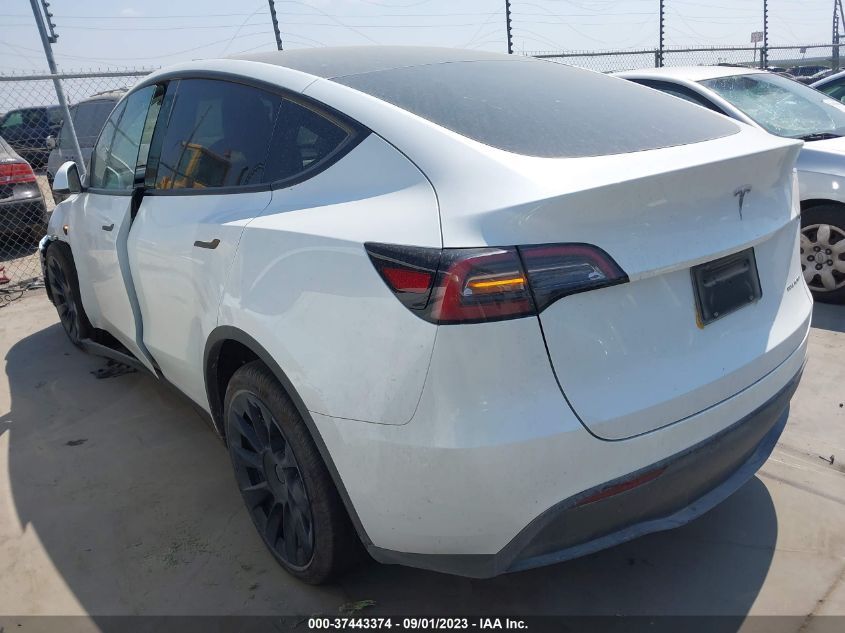 7SAYGDEE4PA076326 Tesla Model Y  3