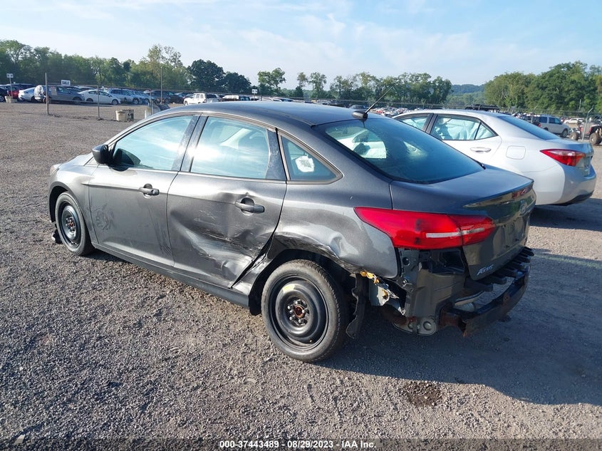 VIN 1FADP3FE1JL325568 2018 FORD FOCUS SE