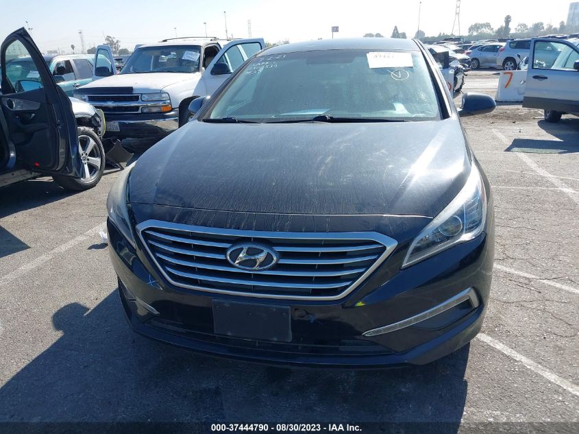 2015 HYUNDAI SONATA 2.4L SE - 5NPE24AF3FH006817