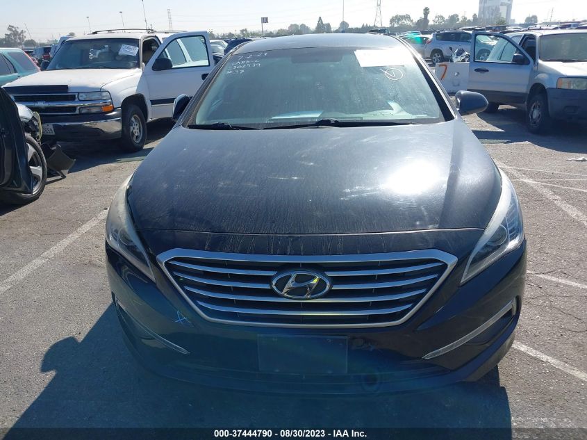 2015 HYUNDAI SONATA 2.4L SE - 5NPE24AF3FH006817