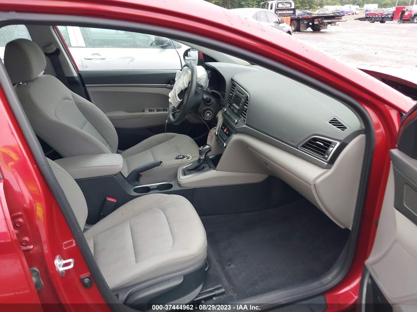 VIN 5NPD74LF9HH212561 2017 HYUNDAI ELANTRA SE