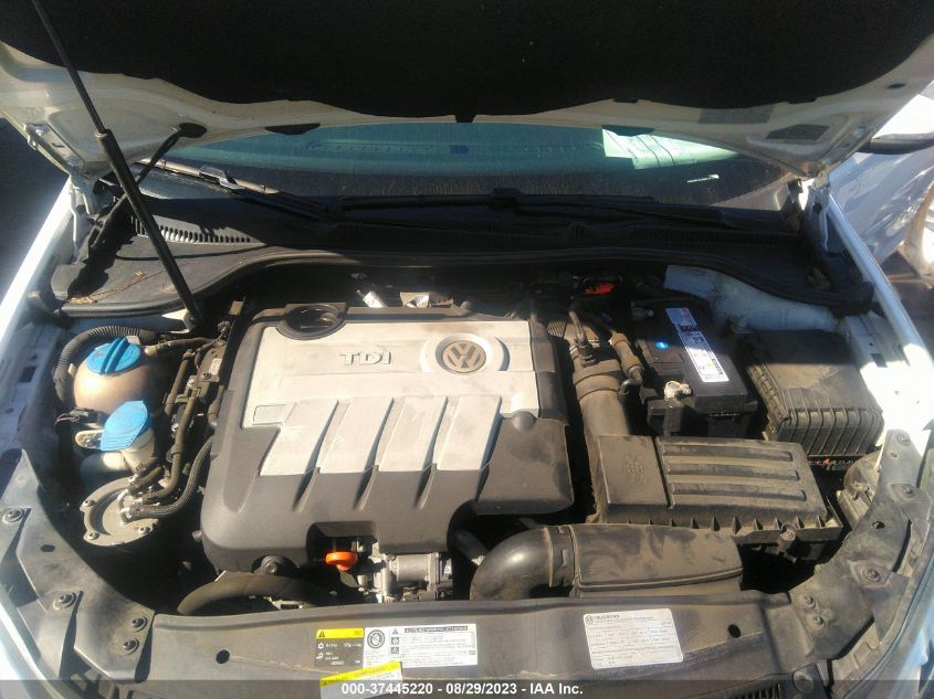 2013 VOLKSWAGEN GOLF TDI W/TECH PKG - WVWDM7AJ7DW131144