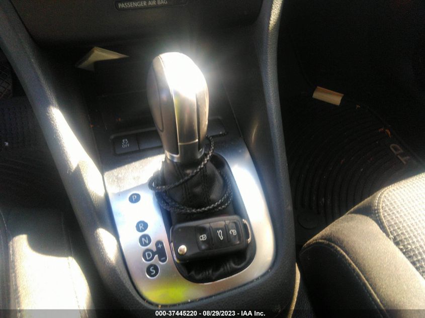 2013 VOLKSWAGEN GOLF TDI W/TECH PKG - WVWDM7AJ7DW131144