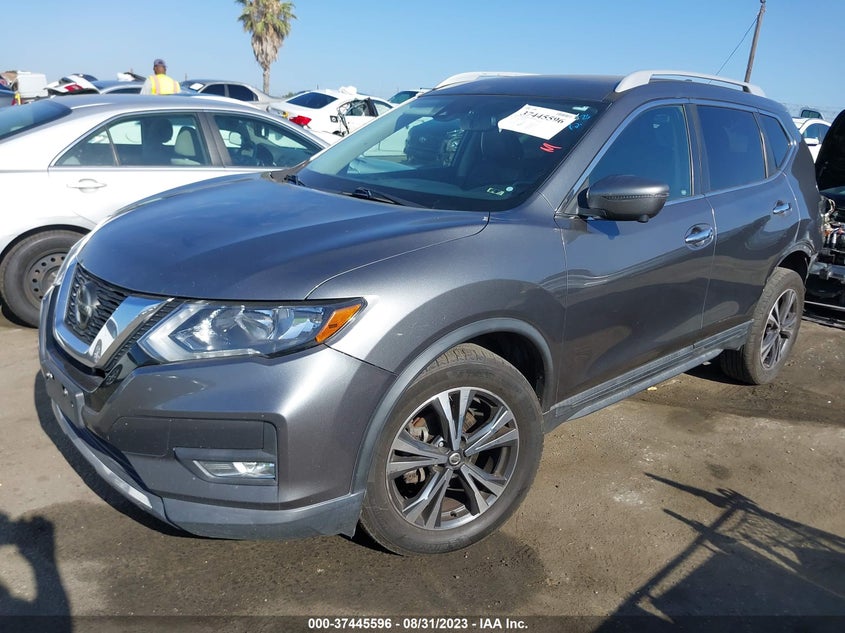 VIN 5N1AT2MV2JC744059 2018 NISSAN ROGUE SL