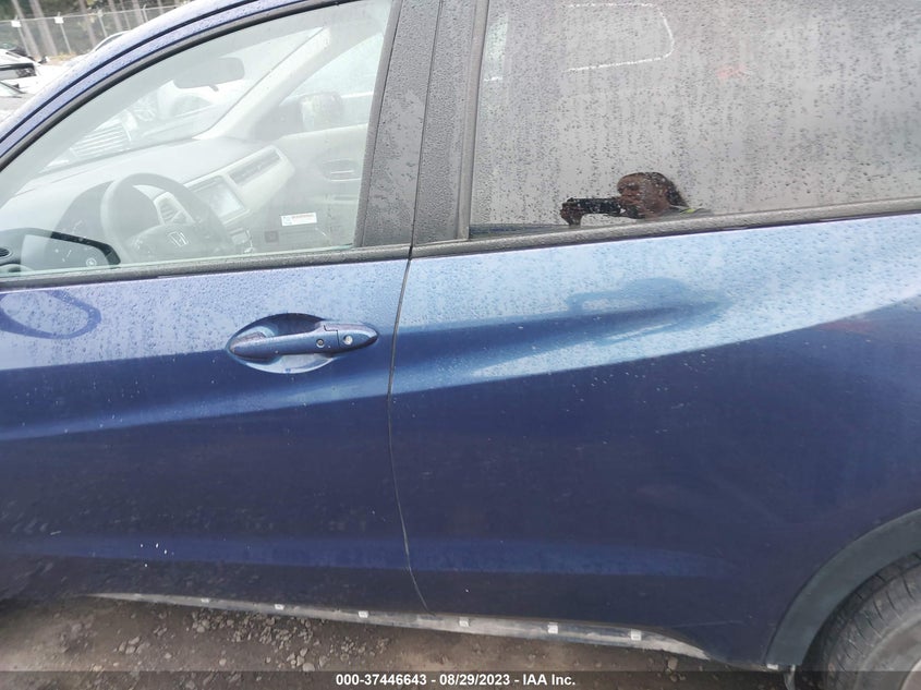VIN 3CZRU6H5XHM725719 2017 HONDA HR-V EX