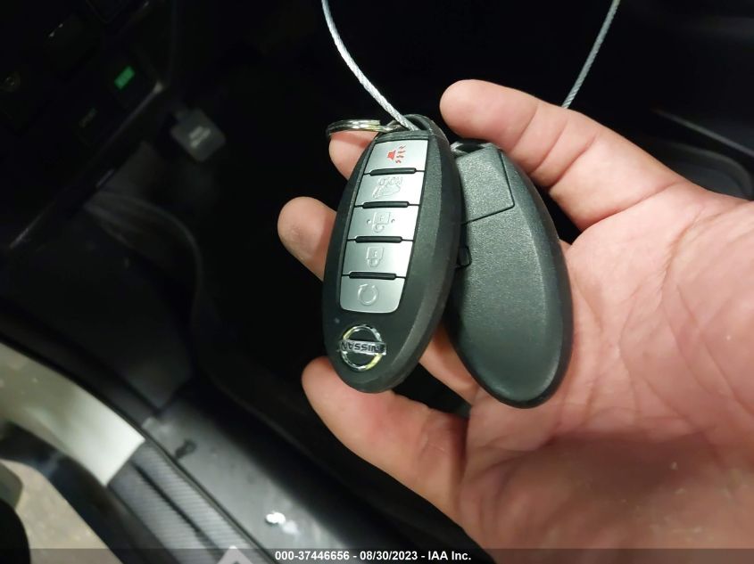 2019 NISSAN ROGUE SV - 5N1AT2MT7KC703085
