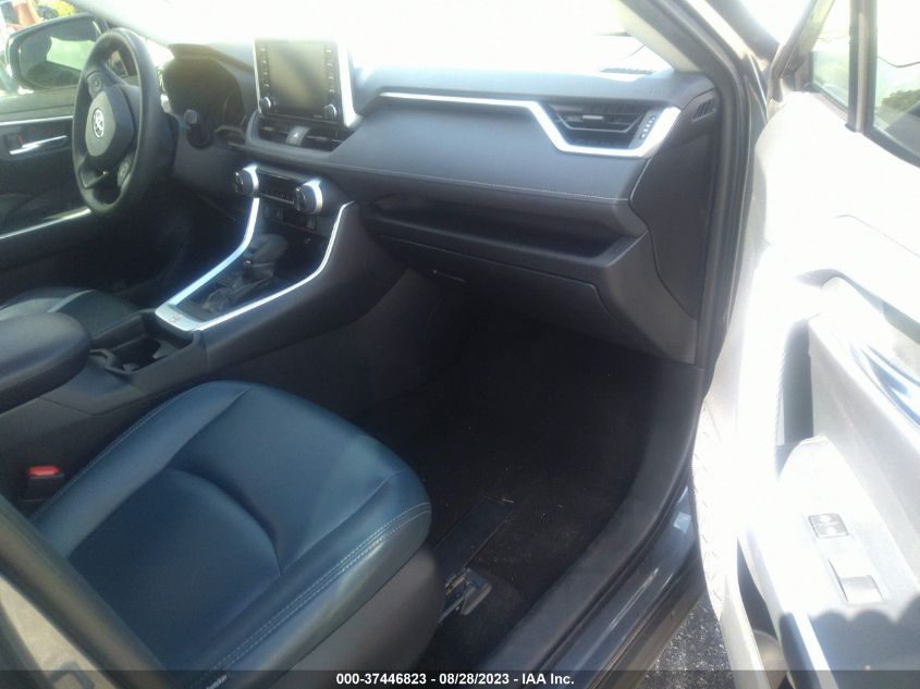 2019 TOYOTA RAV4 XLE - JTMW1RFV3KD509199