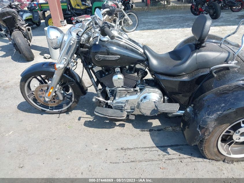 2015 HARLEY-DAVIDSON FLRT FREE WHEELER 1HD1MCM39FB859582