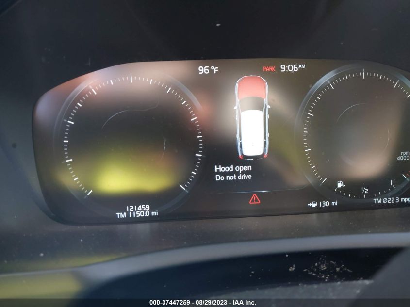 2016 VOLVO XC90 T6 MOMENTUM - YV4A22PK9G1071717