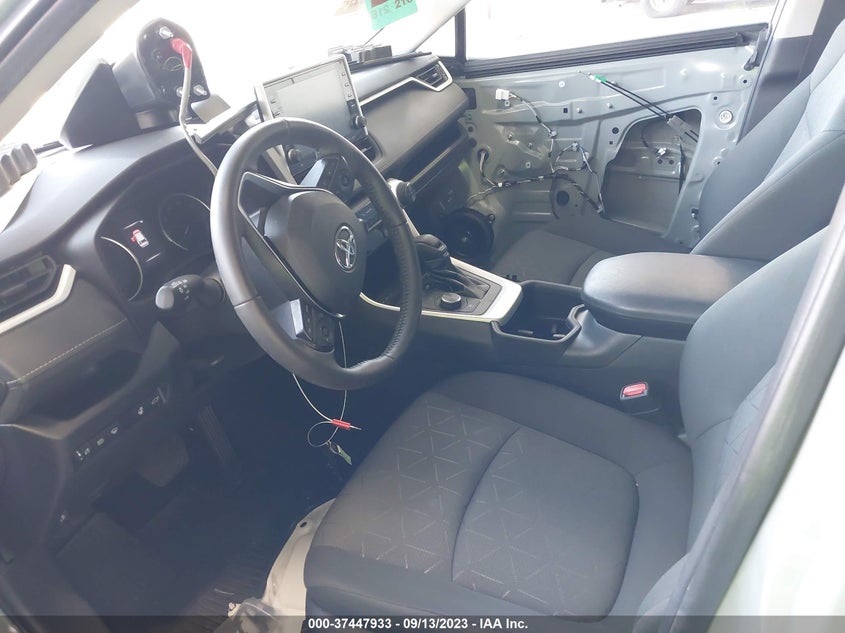 VIN 2T3RWRFVXNW130027 2022 TOYOTA RAV4 HYBRID XLE