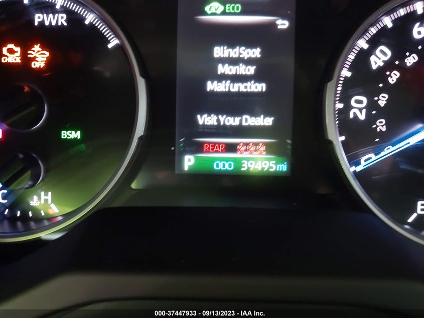 VIN 2T3RWRFVXNW130027 2022 TOYOTA RAV4 HYBRID XLE