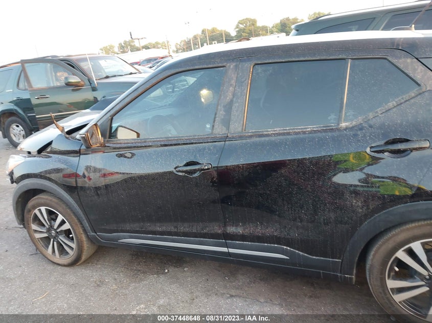 VIN 3N1CP5CU5KL512589 2019 NISSAN KICKS SR