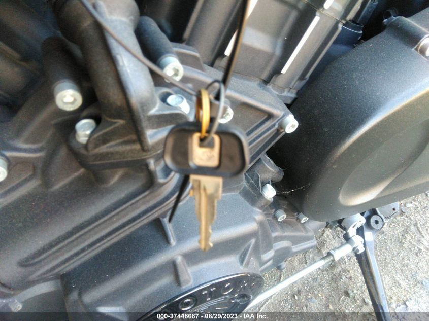 2020 INDIAN MOTORCYCLE CO. SCOUT BOBBER ABS 56KMTA00XL3160818