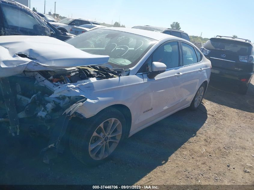 3FA6P0LU0KR169416 Ford Fusion SE 2